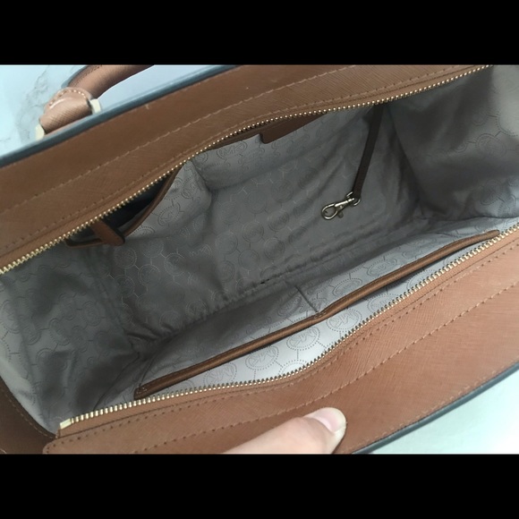 MK Hamilton - Picture 7 of 9